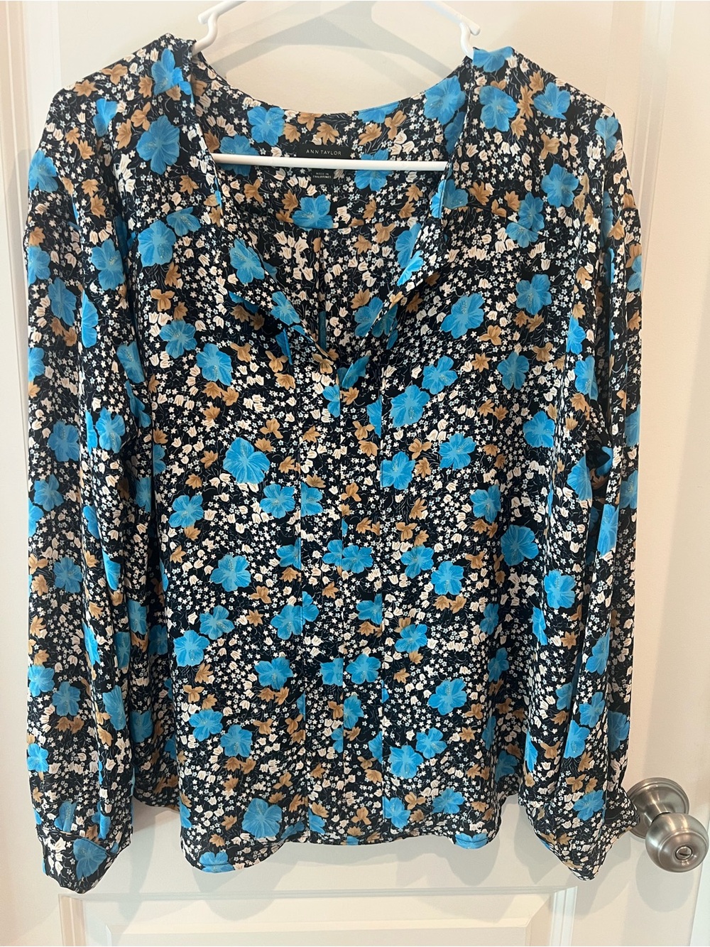 Ann Taylor Floral Blouse with Blue and Tan Accents Size Medium